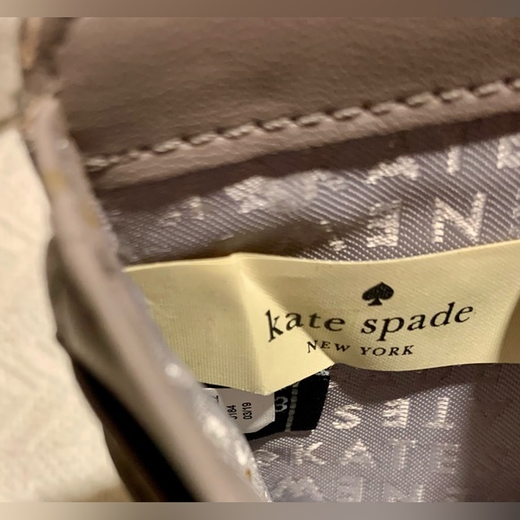 Kate Spade New York Wellesley Cara Wallet Leather Beige Small Wallet - Picture 14 of 16